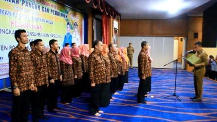 Dihadiri Istri Gubri, Bupati Suparman Lantik Pengurus Forikan Rohul Priode 2017- 2020